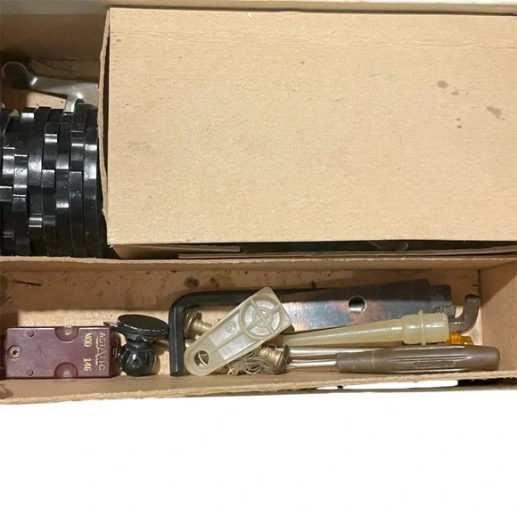 Singer Style-O-Matic 328 attachments - Picture 9 of 9